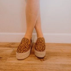 LUV Fashion Shoes Sabor Slip On