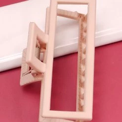 Wall To Wall Open Door Claw Clip