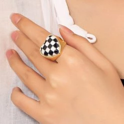 La3accessories Heart Signet Ring New Arrivals