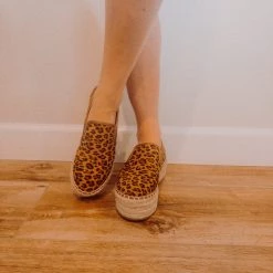 LUV Fashion Shoes Sabor Slip On