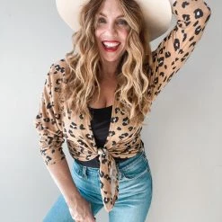 Mable Hold Tight Tie Crop