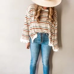 Hidden Taylor Exposed Button High Rise Jean