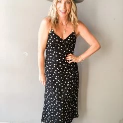 Audrey 3+1 Sweet And Simple Floral Midi Dress