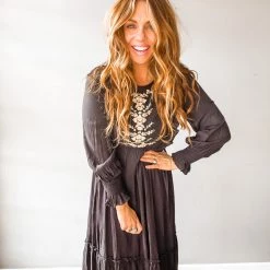 In Loom Silvia Midi Dress Clothing