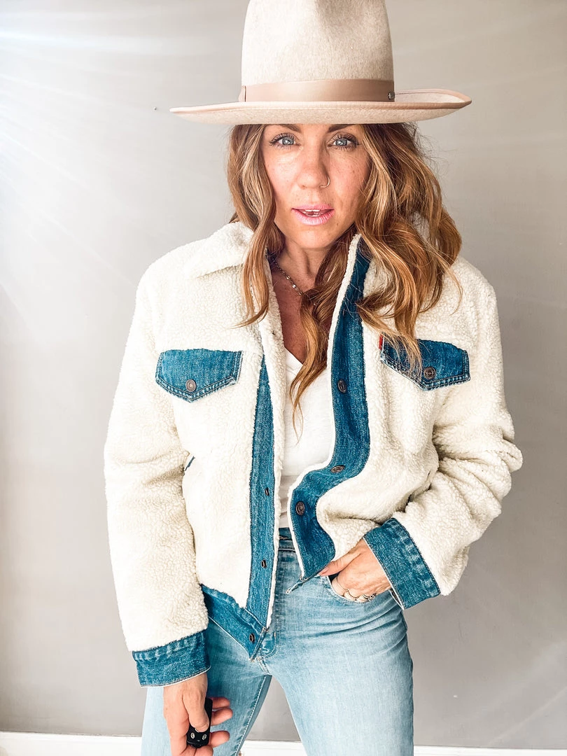 Clothing Levi's Ex Boyfriend Sherpa Pieced Trucker Jacket 2 Clothing Levi's Ex Boyfriend Sherpa Pieced Trucker Jacket