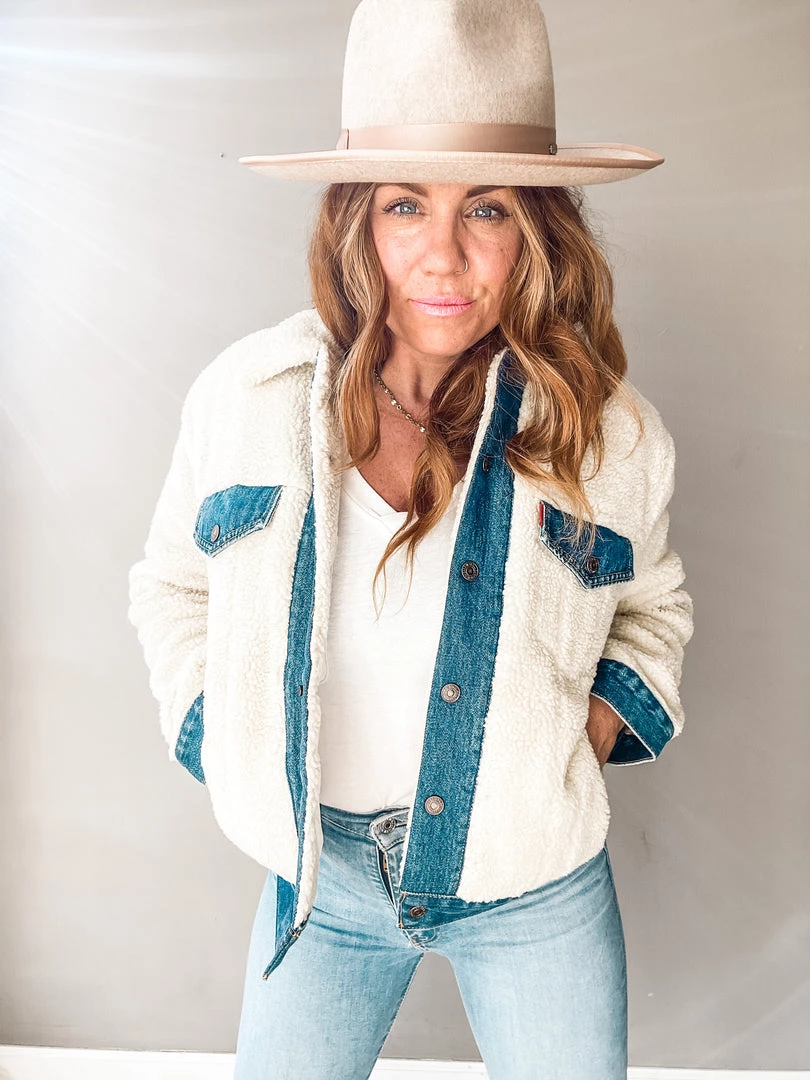 Clothing Levi's Ex Boyfriend Sherpa Pieced Trucker Jacket 1 Clothing Levi's Ex Boyfriend Sherpa Pieced Trucker Jacket