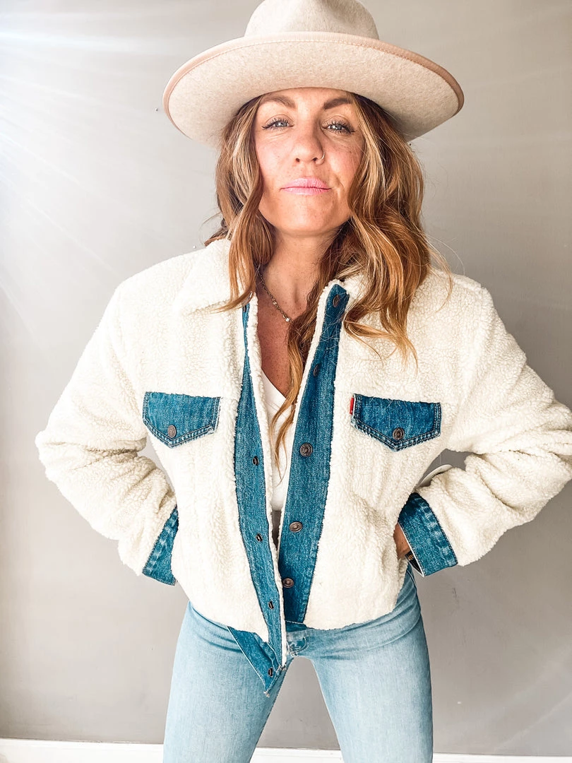 Clothing Levi's Ex Boyfriend Sherpa Pieced Trucker Jacket 4 Clothing Levi's Ex Boyfriend Sherpa Pieced Trucker Jacket