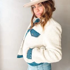 Clothing Levi's Ex Boyfriend Sherpa Pieced Trucker Jacket 13 Clothing Levi's Ex Boyfriend Sherpa Pieced Trucker Jacket