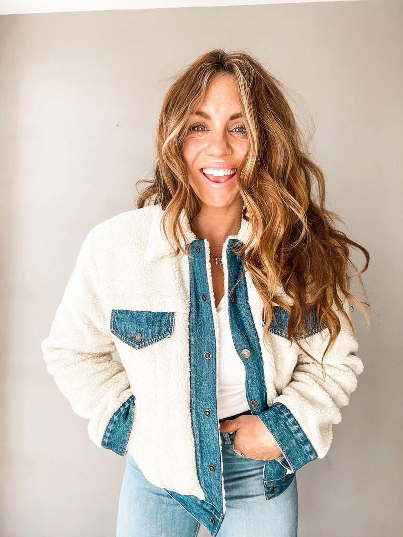 Clothing Levi's Ex Boyfriend Sherpa Pieced Trucker Jacket 3 Clothing Levi's Ex Boyfriend Sherpa Pieced Trucker Jacket