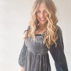 In Loom Clothing Move On Over Midi Dress 12 In Loom Clothing Move On Over Midi Dress