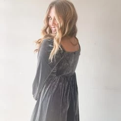 In Loom Clothing Move On Over Midi Dress 15 In Loom Clothing Move On Over Midi Dress