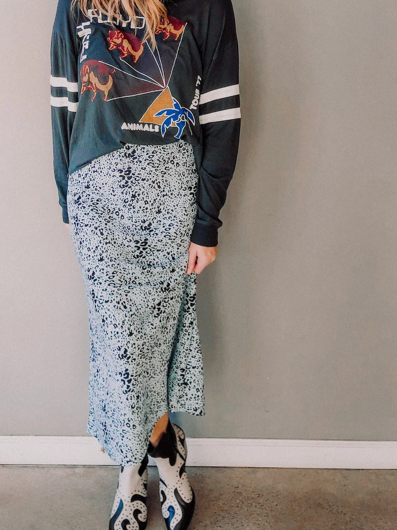 Audrey 3+1 Can’t Take The Moonlight Midi Skirt 1 Audrey 3+1 Can’t Take The Moonlight Midi Skirt