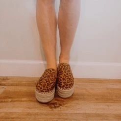 LUV Fashion Shoes Sabor Slip On