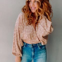 Audrey 3+1 Flower Power Top