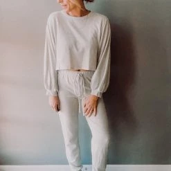 Audrey 3+1 Just The Basic Crop Pullover Clothing