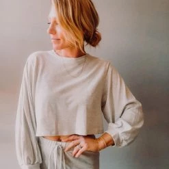 Audrey 3+1 Just The Basic Crop Pullover Clothing