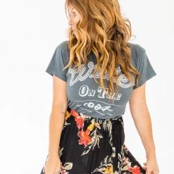 New Arrivals Daydreamer Willie Nelson On The Road Tour Tee